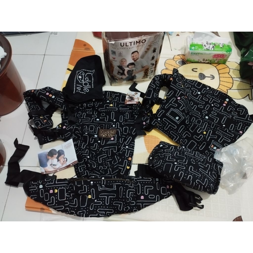 Preloved Gendongan Cuddle Me Ultimo - Pacman Black