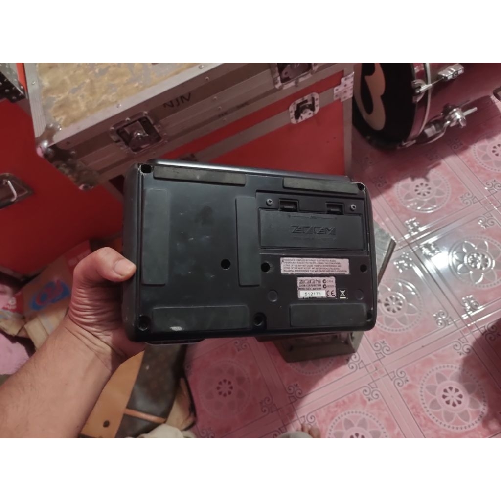 EFEK GITAR ZOOM G2.1U