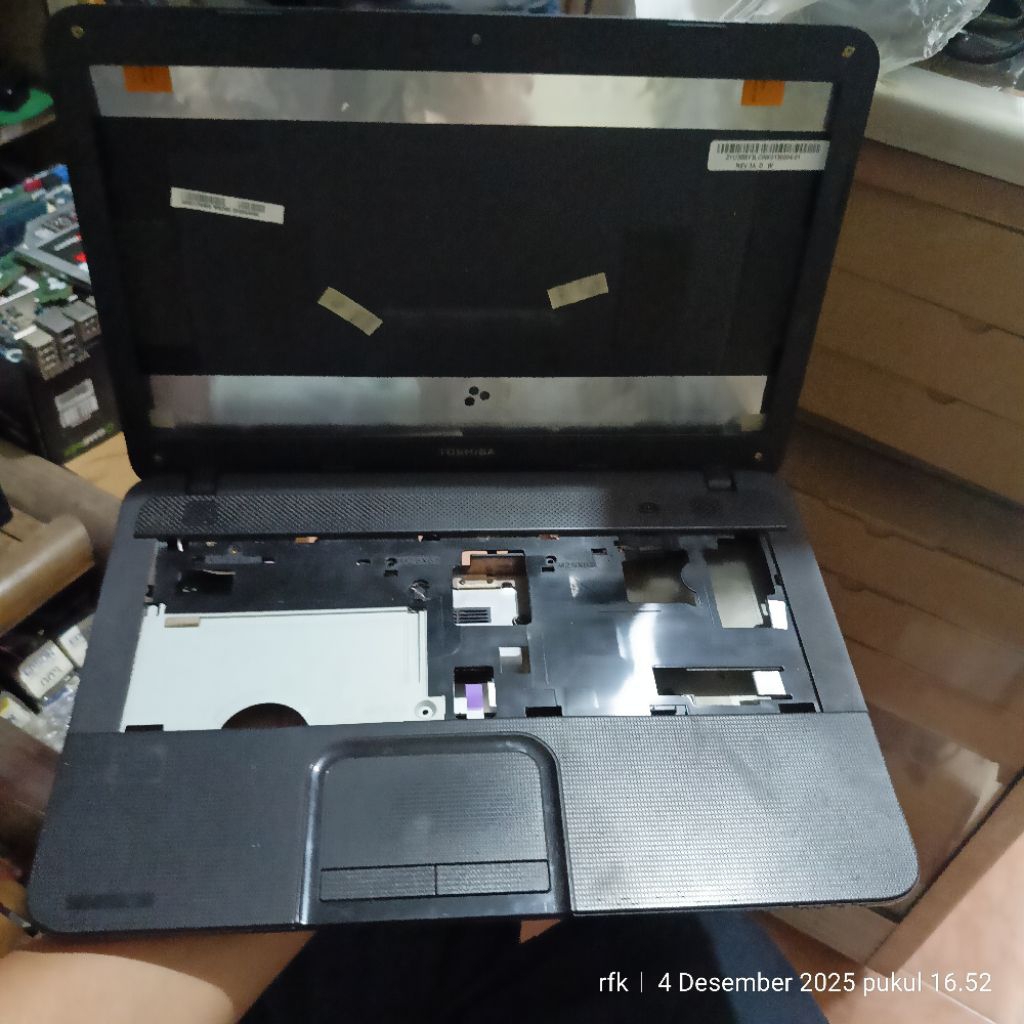 Casing Laptop Toshiba C800 C840