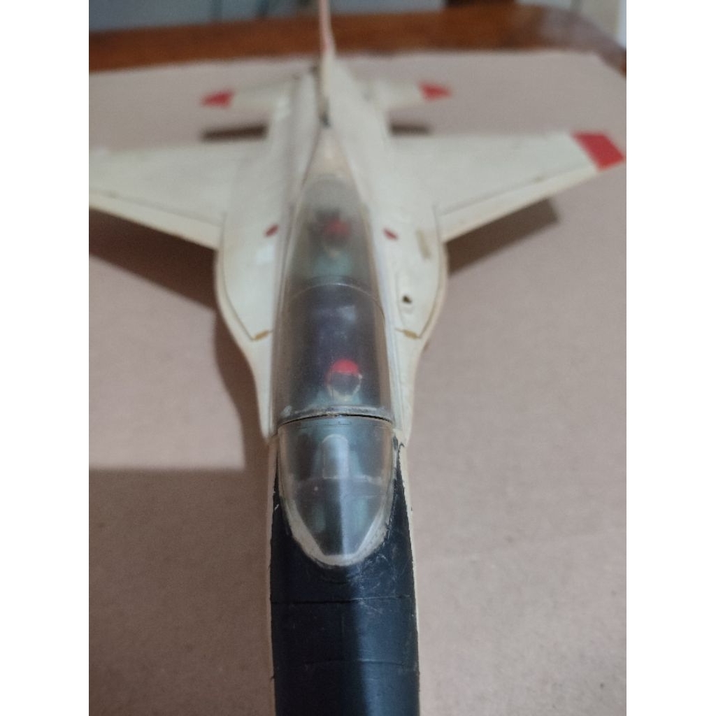 model kit medium jet  pesawat eagle