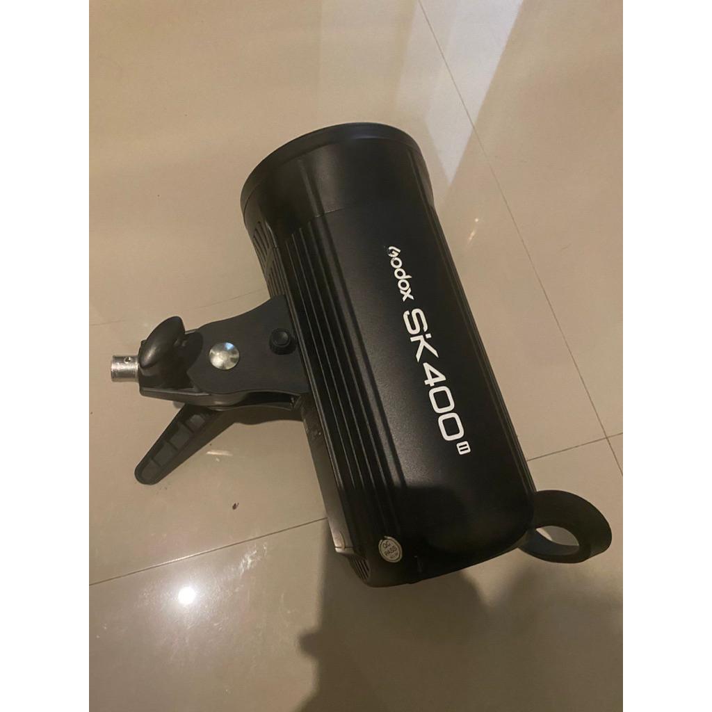 godox sk400 (strobe lighting)