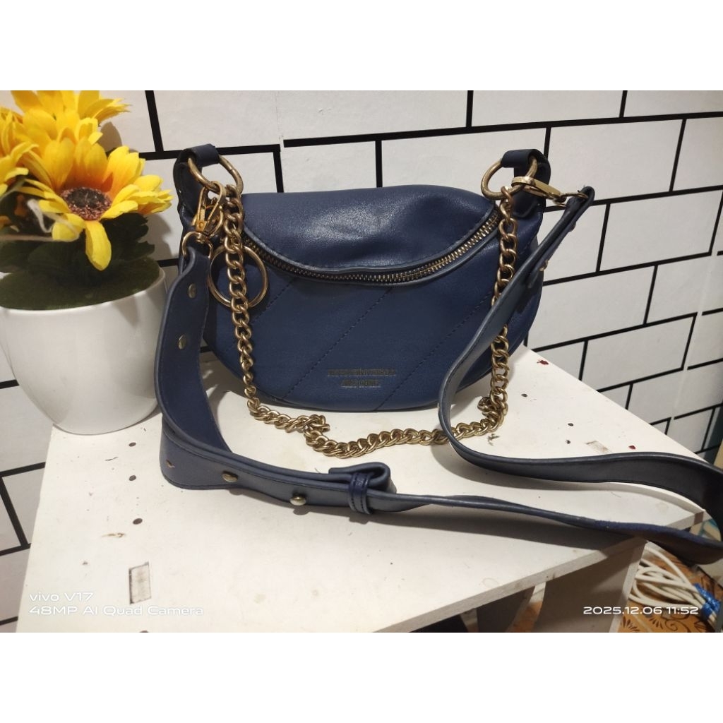 TAS JIMSHONEY PRELOVED MODEL WAITSBAG WARNA NAVY