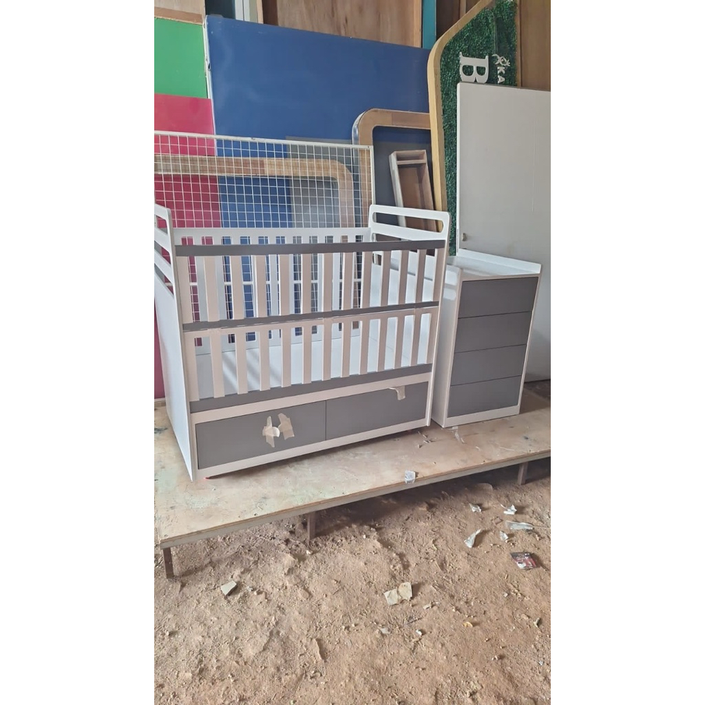 PRELOVED Baby Crib 120x70 dan Baby Tafel