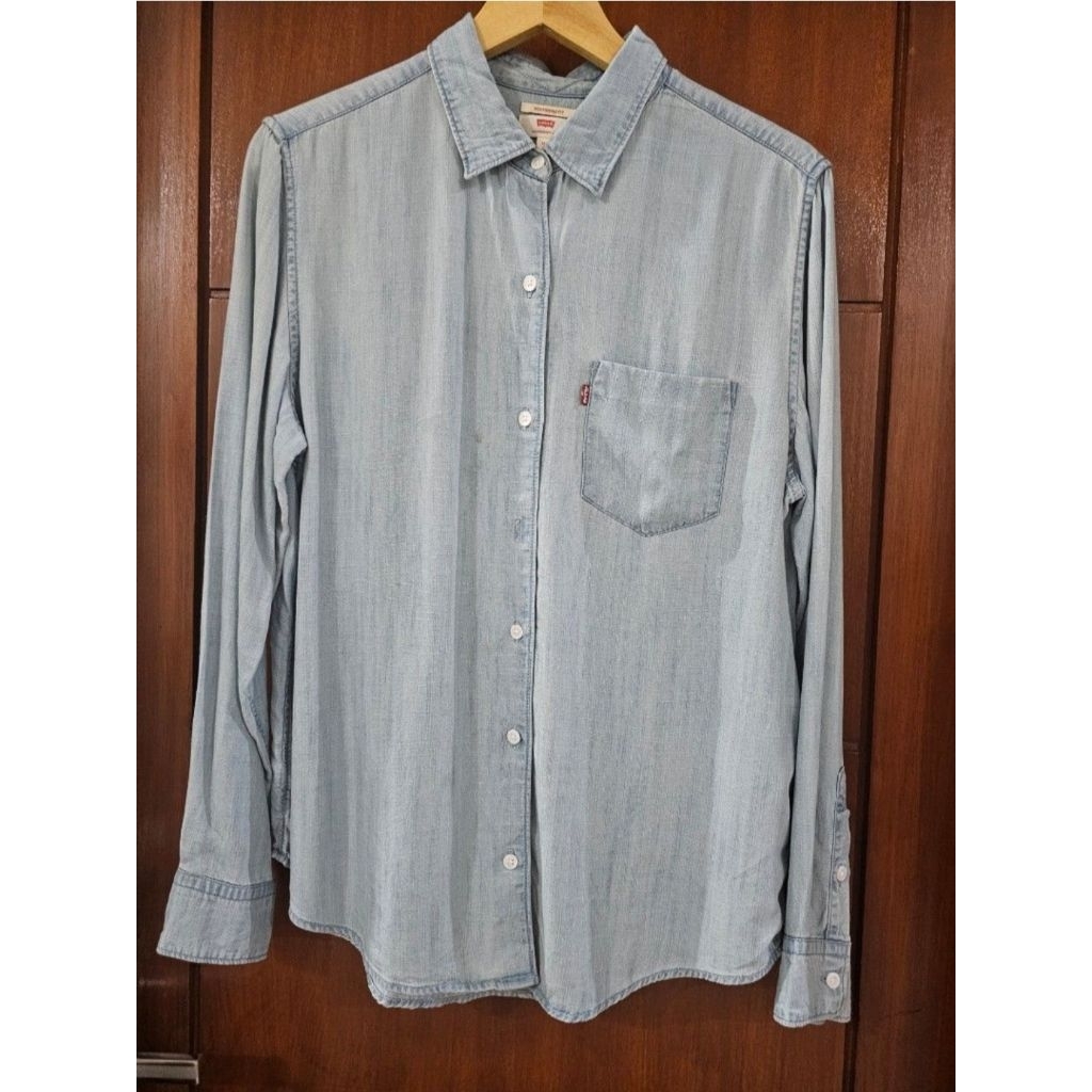 Kemeja Denim Levi's