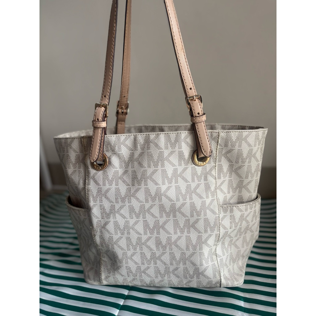 Preloved Tas MK medium tote Signature Vanilla