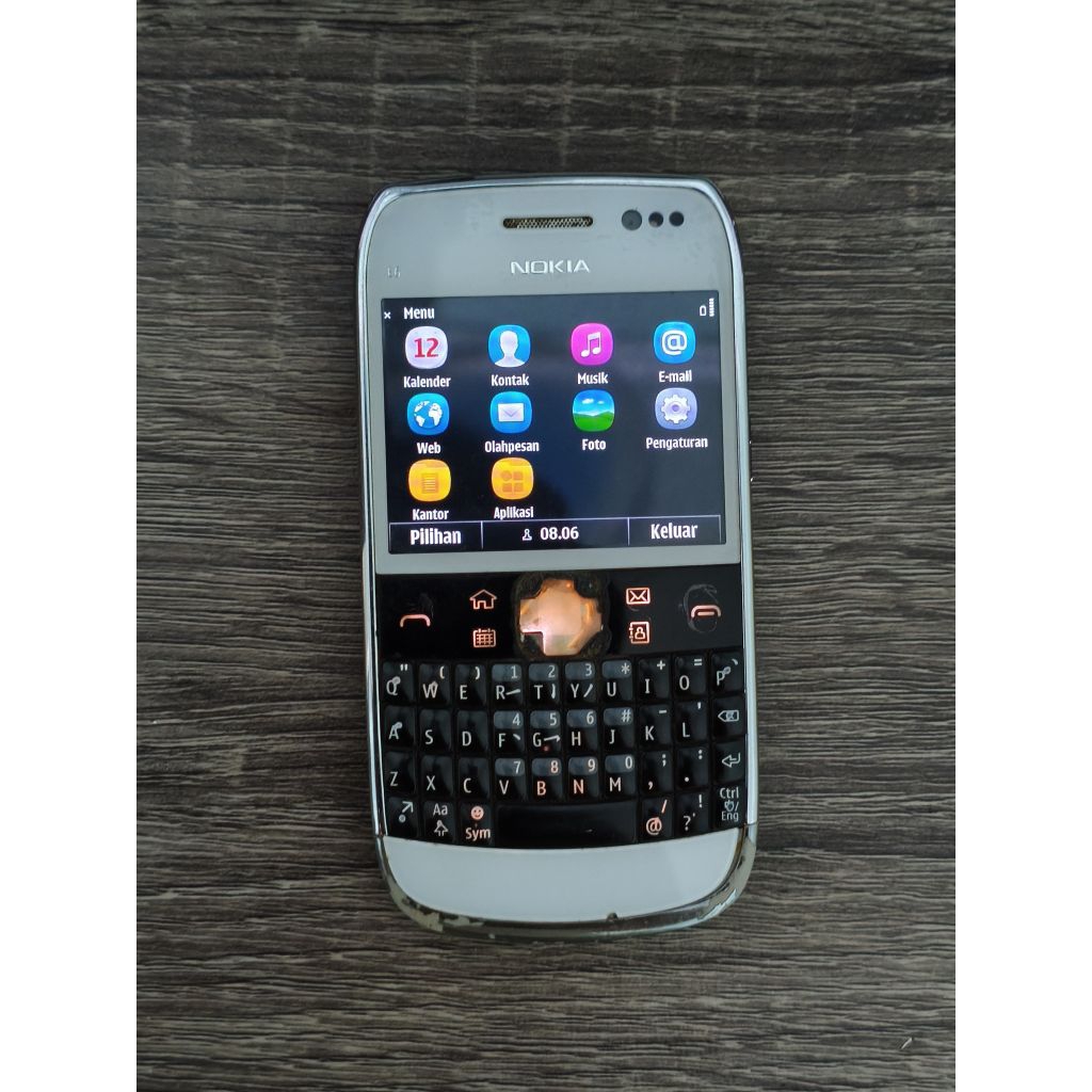 Nokia E6