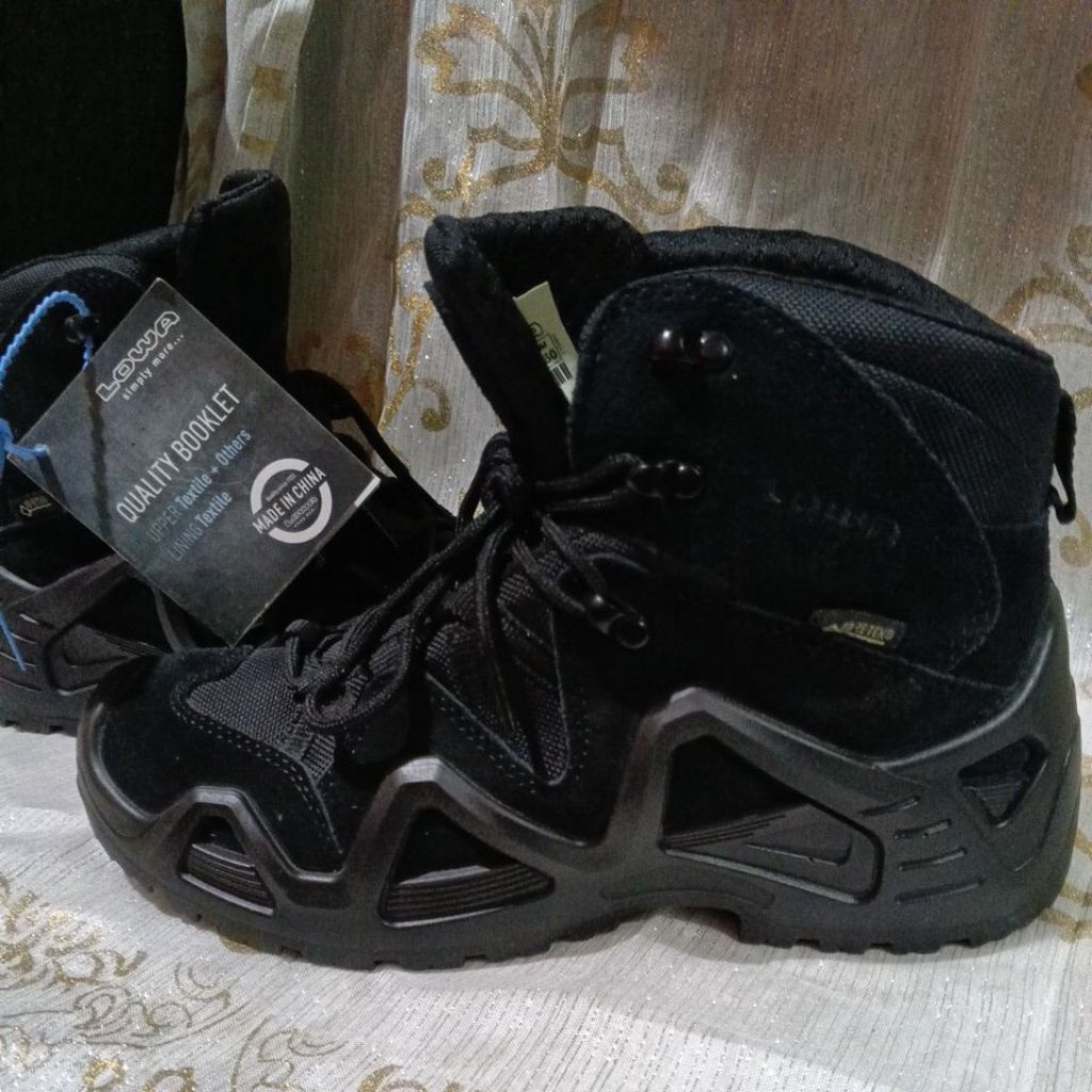 Sepatu tactical LOWA 41