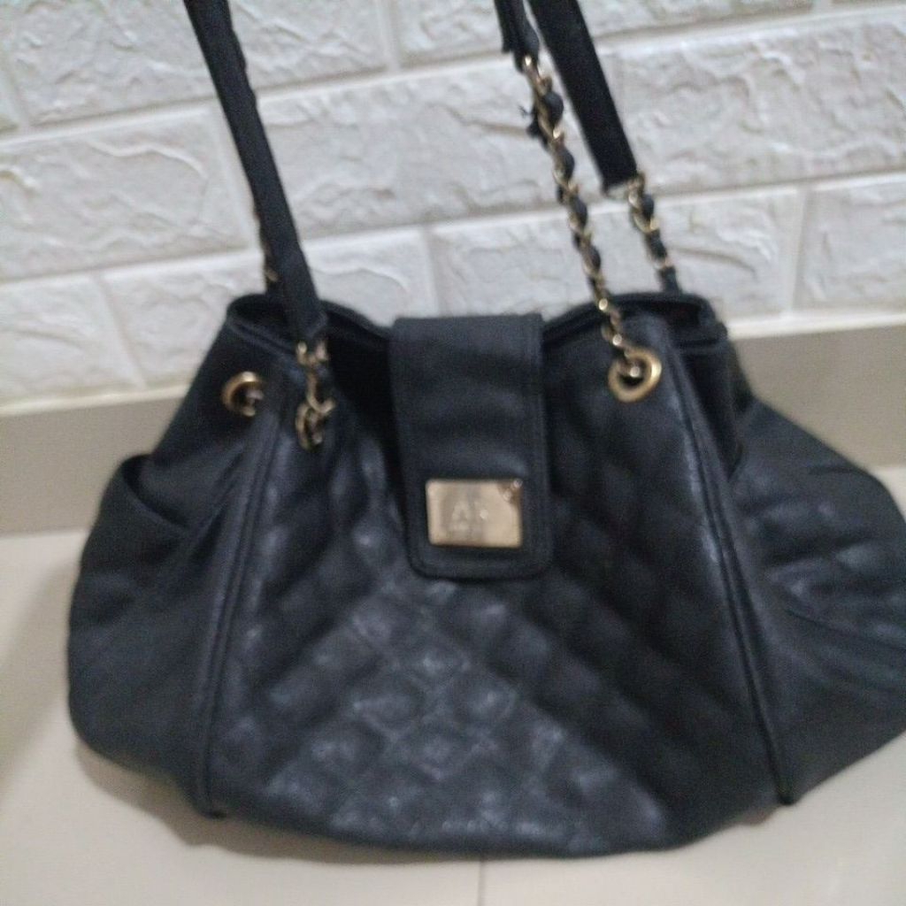 preloved tas tote tali rantai mix kulit ukuran besar panjang 42 cm tinggi 30 cm lebar  11 cm kondisi