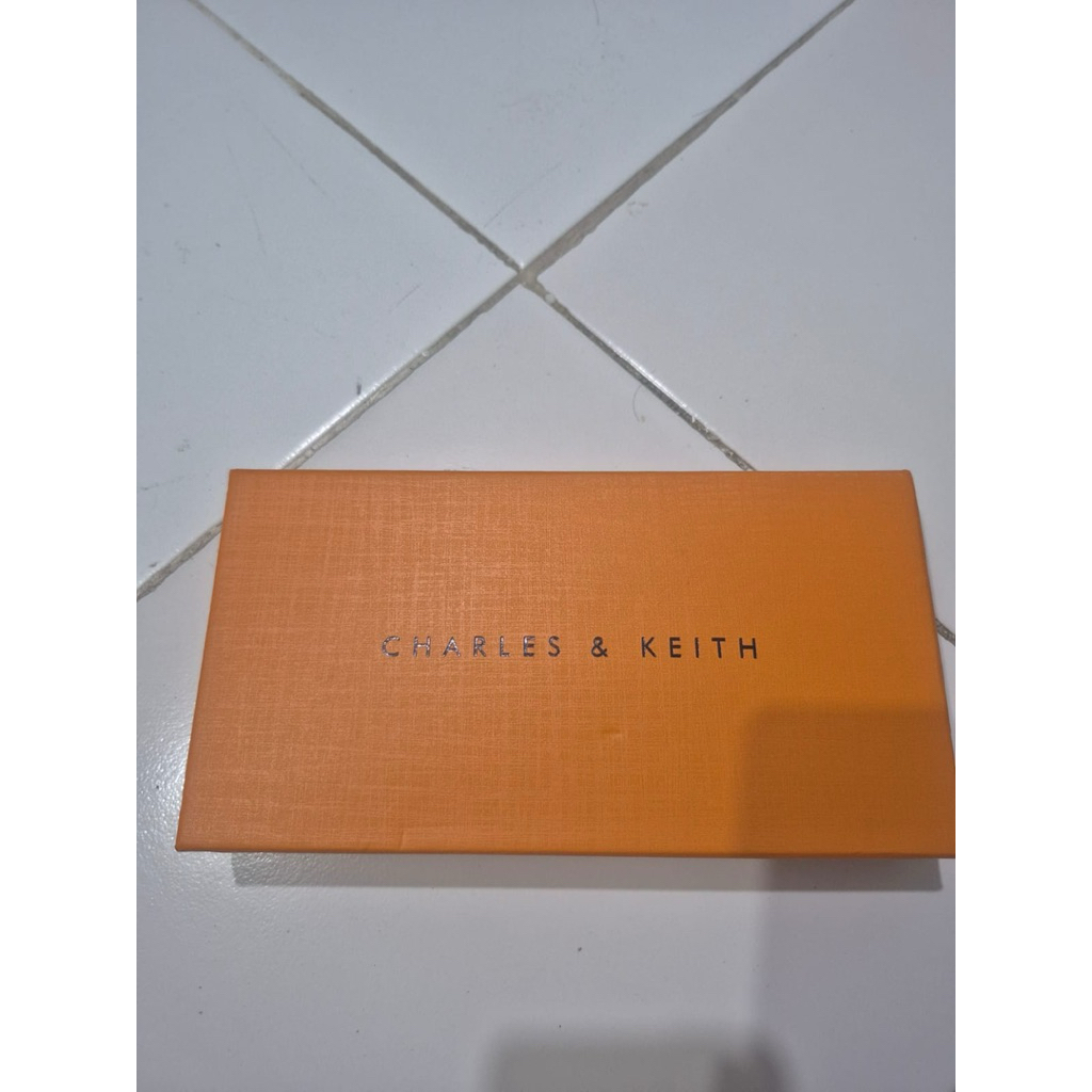 Dompet panjang CHARLES & KEITH zipper