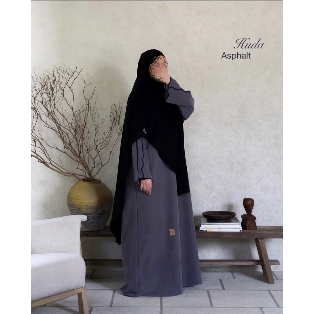 Aafiya Huda Abaya Asphalt
