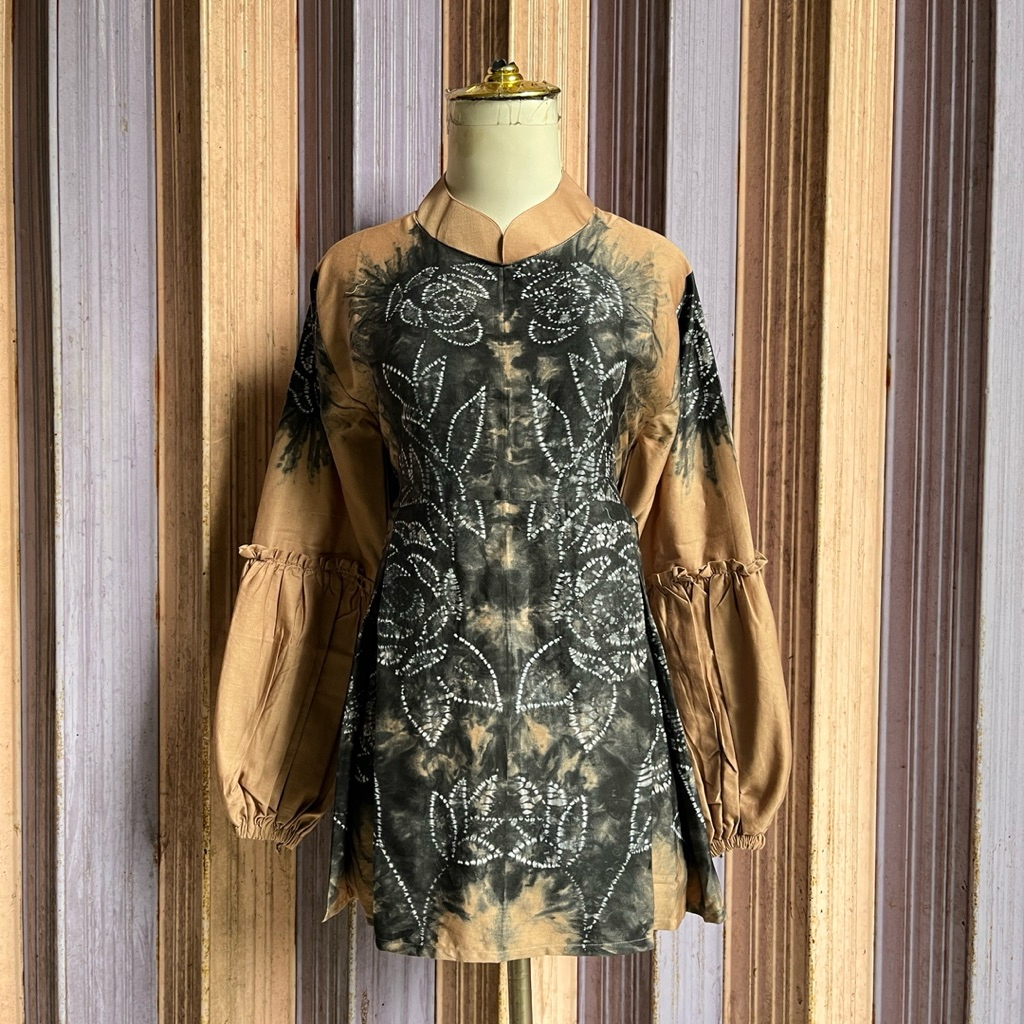 Baju Blouse Sasirangan Wanita