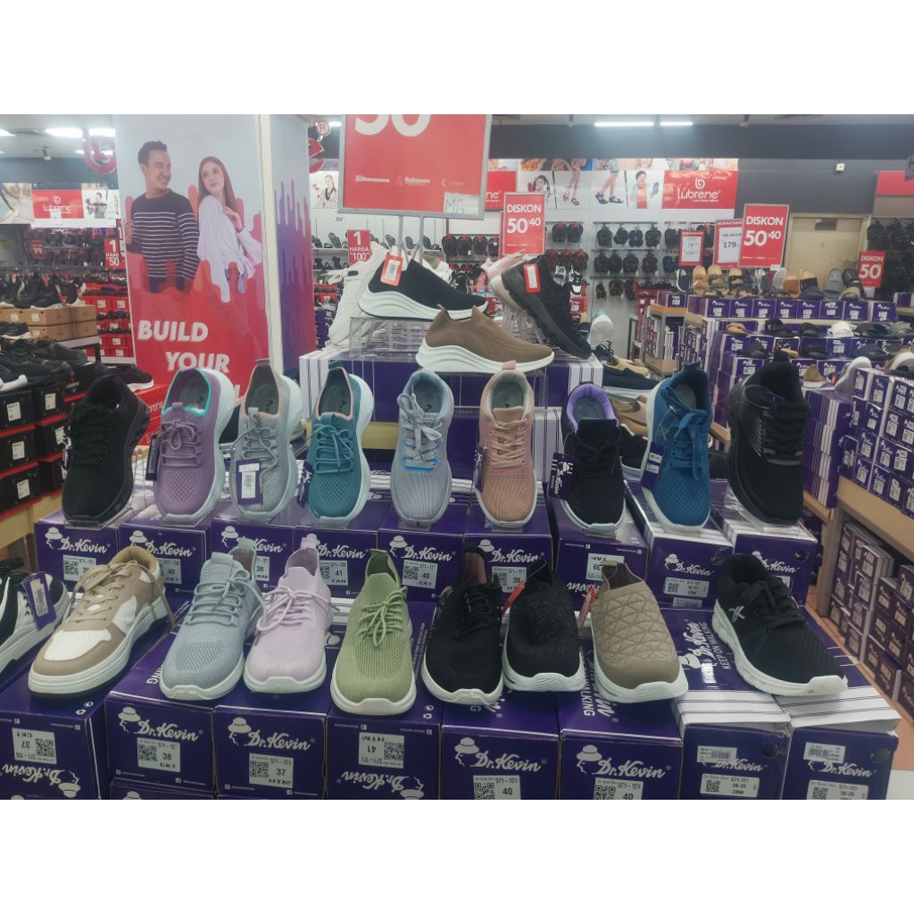 Cuci gudang sepatu dr kevin shoes diskon 50+40 persen