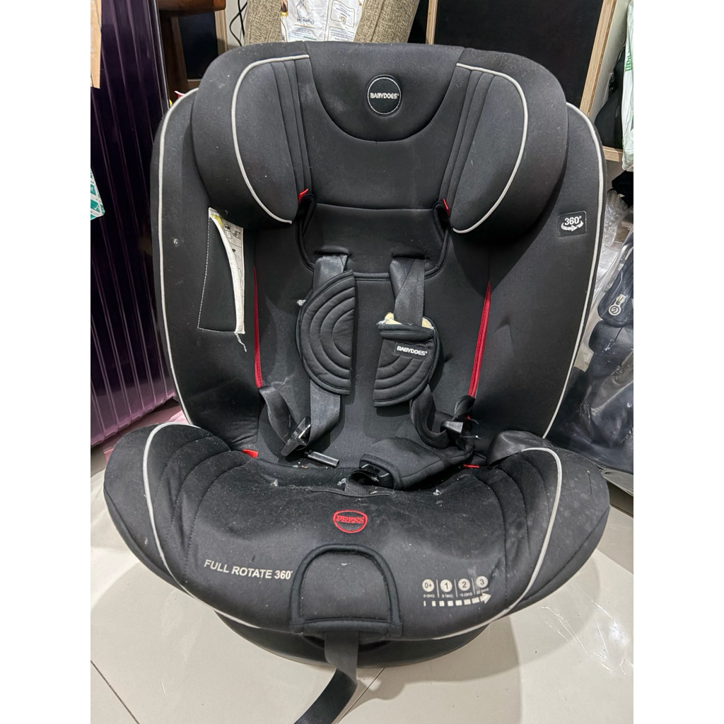 Preloved babydoes car seat