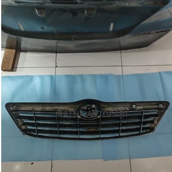 GRILLE  DEPAN RADIATOR CAMRY 2002/2004 TOYOTA GENIUNE
