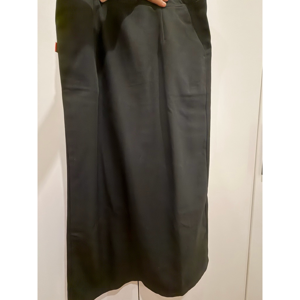 Rok span hitam dasar