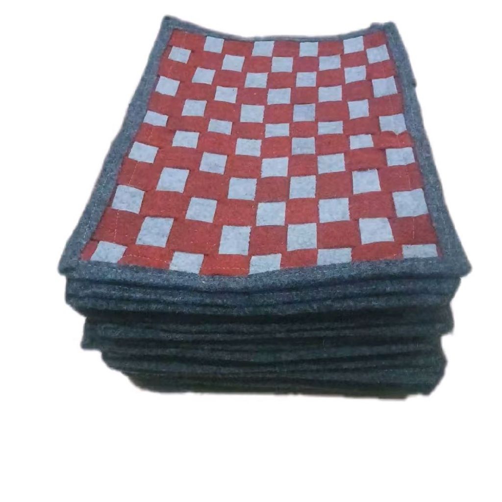 KESET ANYAM MOTIF KOTAK PAPAN CATUR/KESET LANTAI KAKI  KARPET ANYAMAN  MOTIF KOTAK PAPAN CATUR
