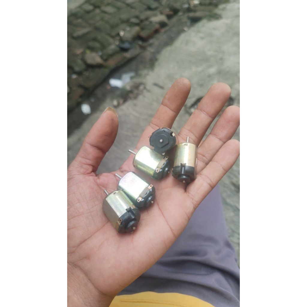dinamo 3,7volt