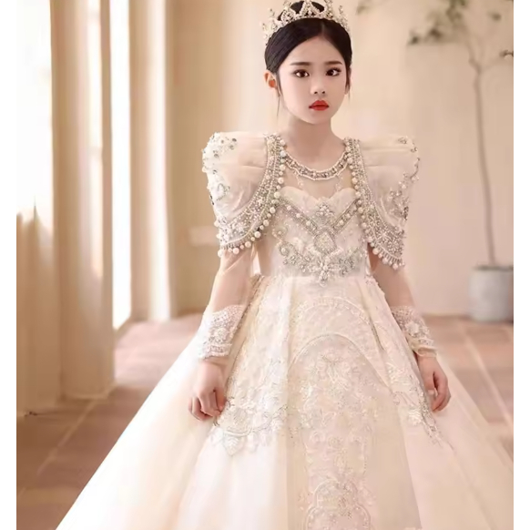 GAUN  ANAK DENGAN TAMPILAN MEWAH MEMUKAU  DENGAN PAYETAN  DAN GAUN  MEWAH KEMBANG INCLUDE PETTICOAT