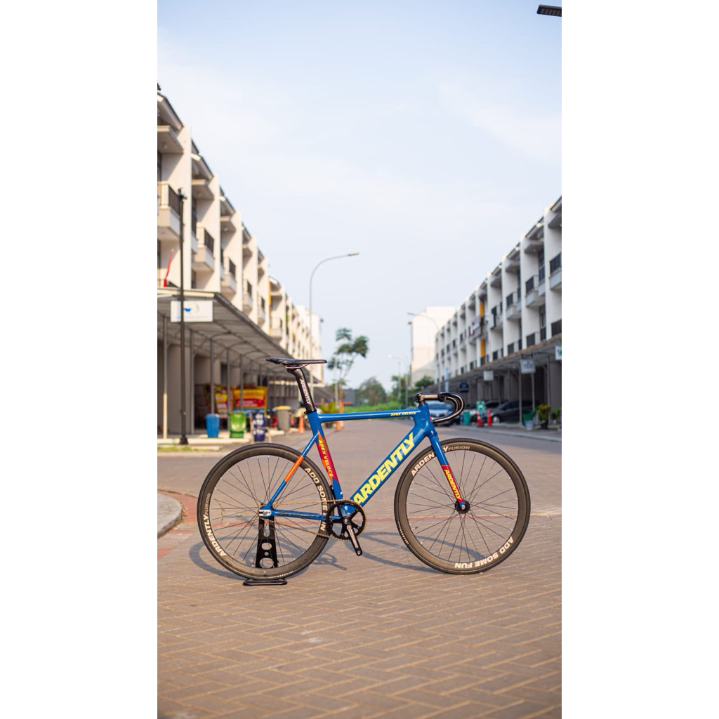 Fullbike ardently apex veloce fixie