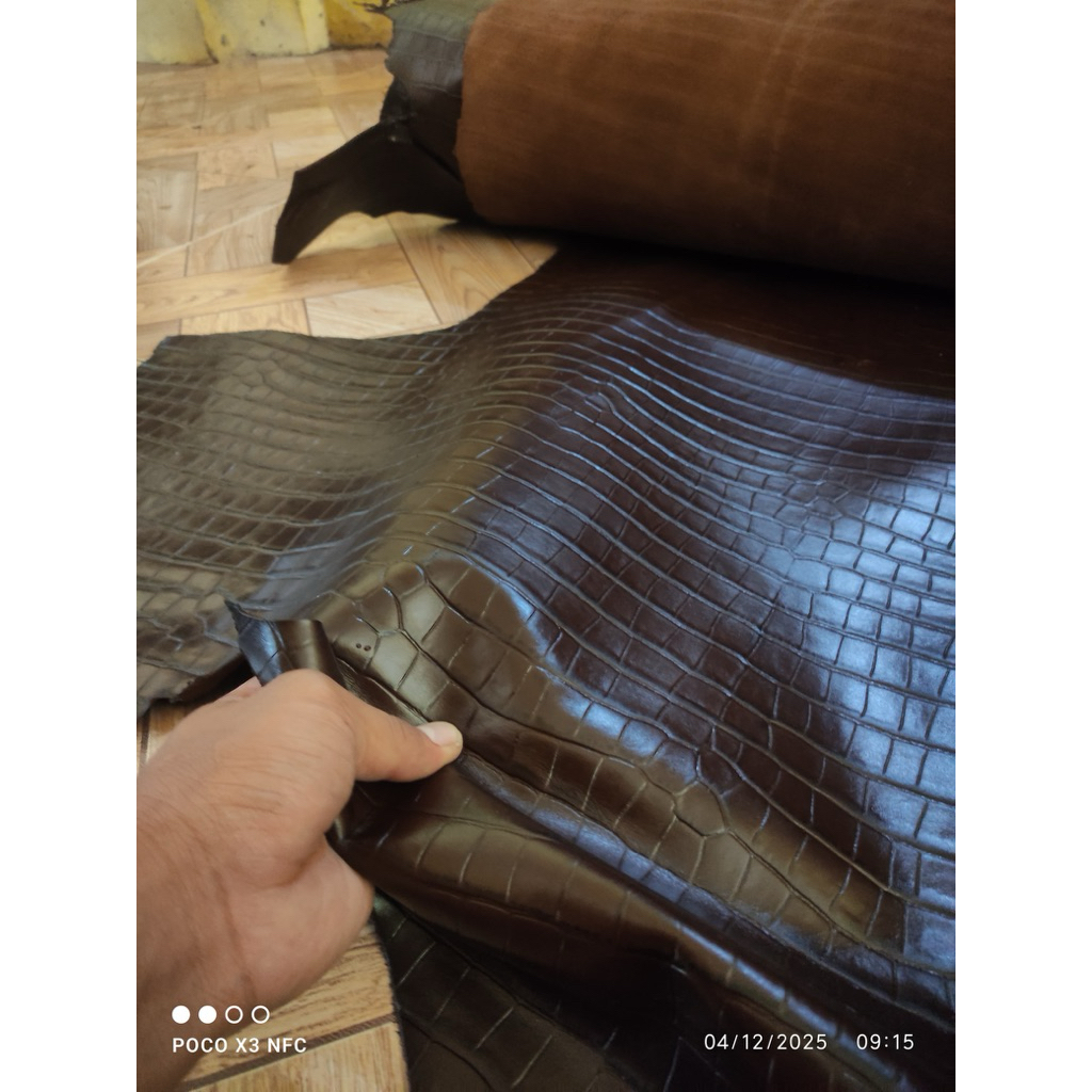 Kulit Sapi Cetak Buaya Lembaran