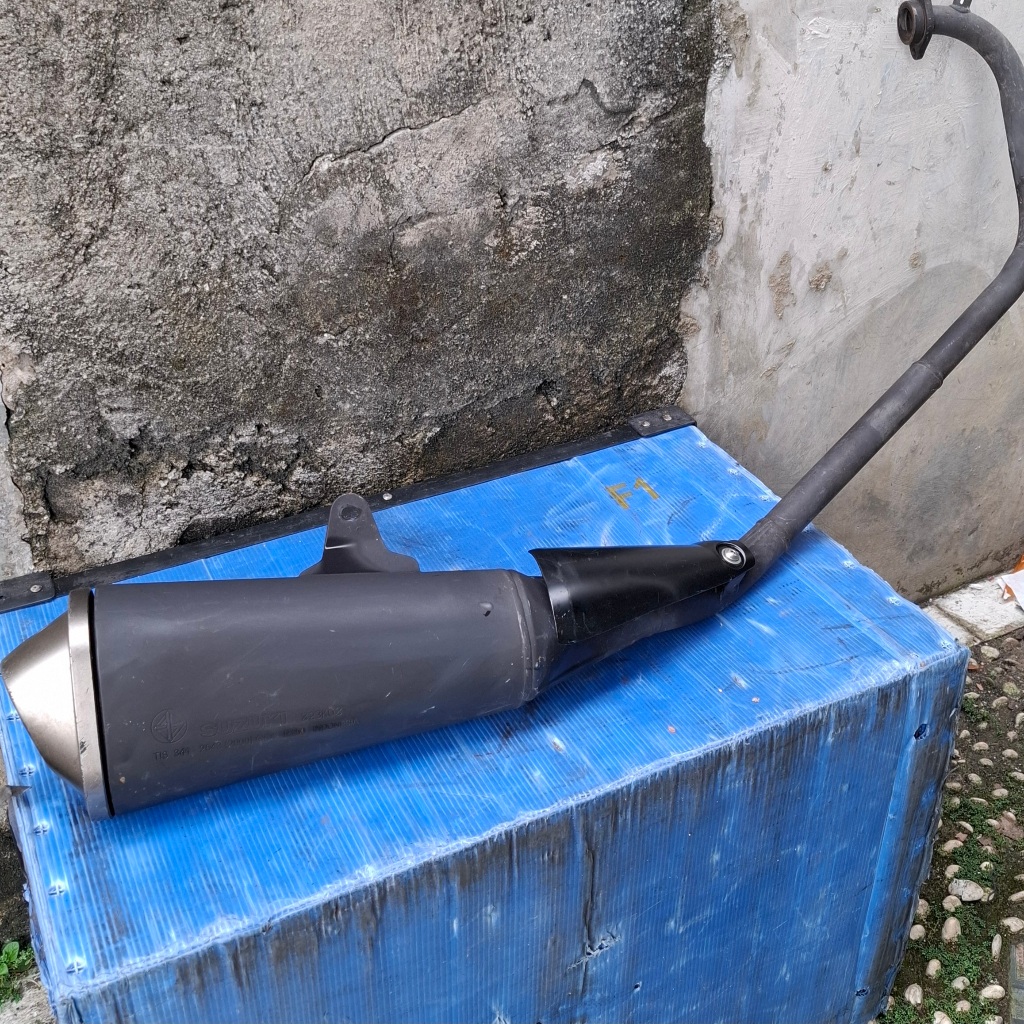 Knalpot GSX 150 R gsx 150 s bandit original standar mulus
