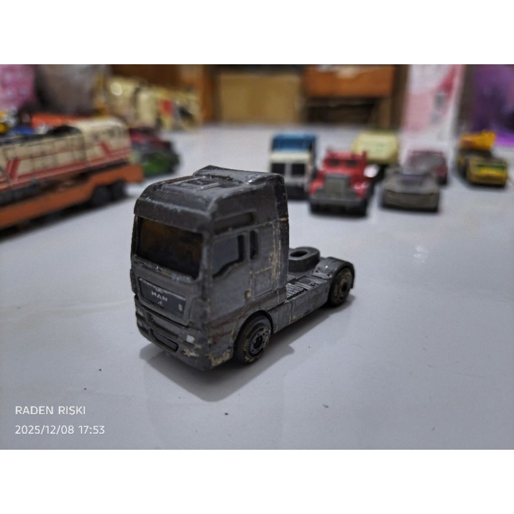 diecast truck man majorette minus