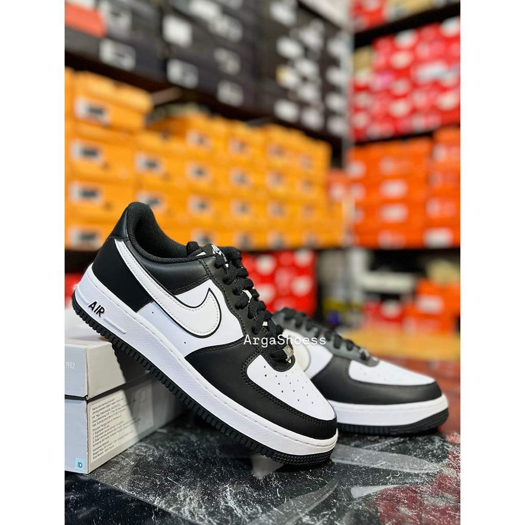 NIKE AIR FORCE 1 LV 8 LOW PANDA/ TRIPLE WHITE/BLACK/ PANDA ORIGINAL