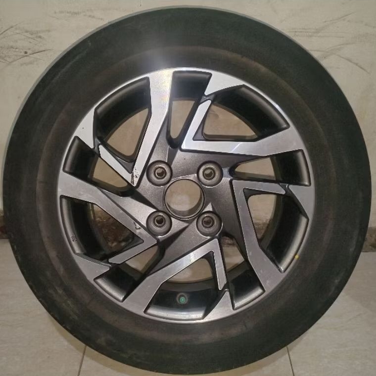 Velg R15 oem Avanza Veloz Velos Facelift (1velg+ban)