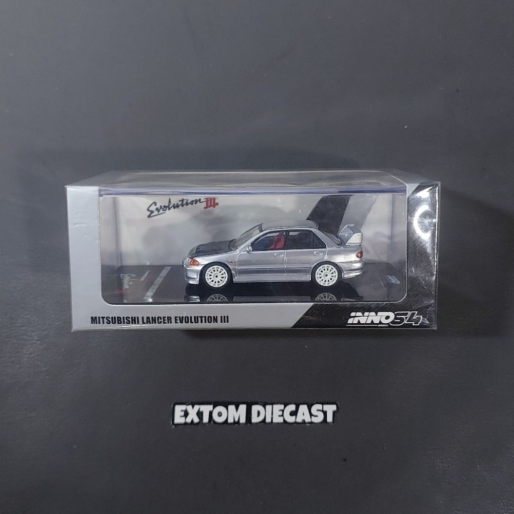 Inno64 Mitsubishi Lancer Evo 3 Grey Black