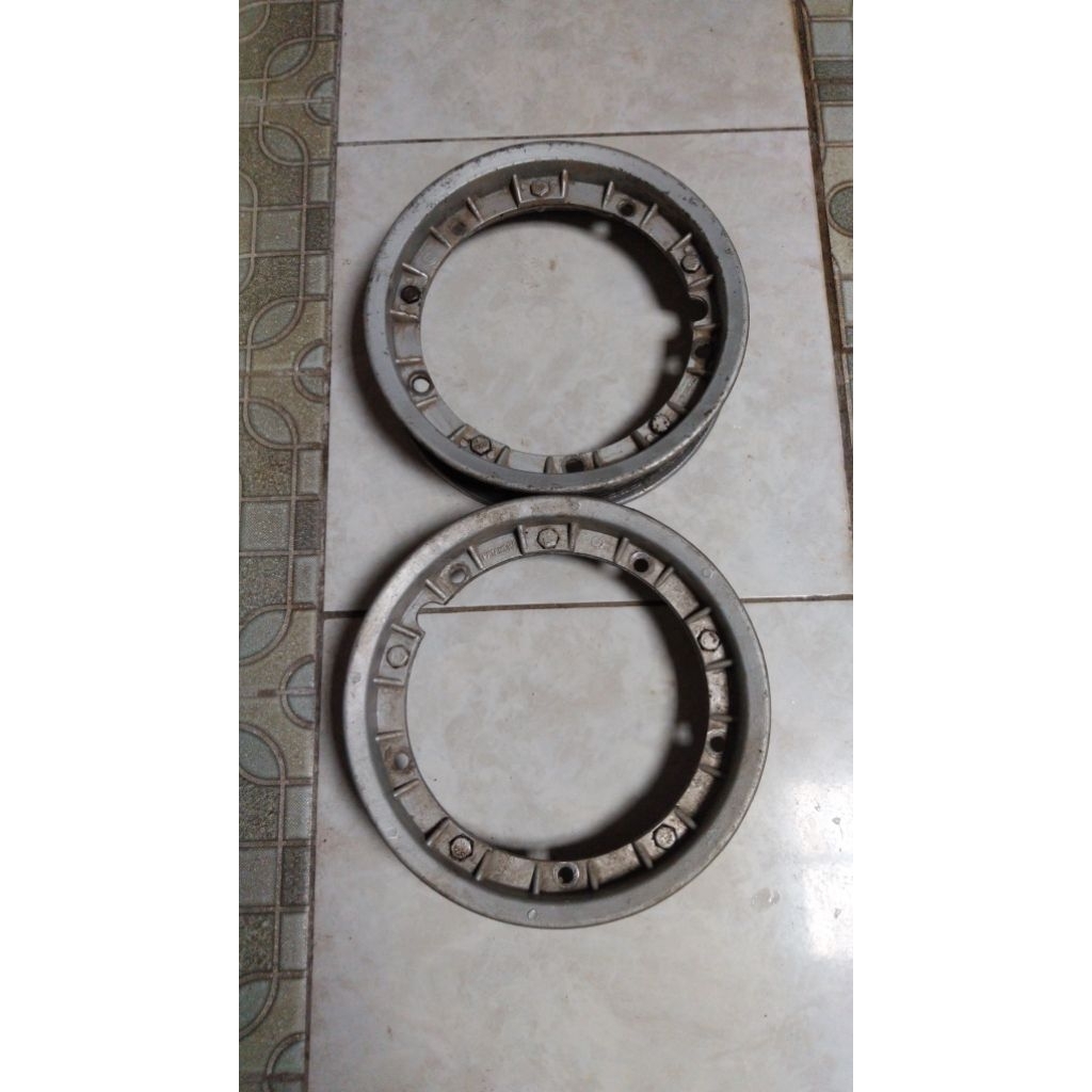 Sepasang Velg Alumunium Vespa ring 10