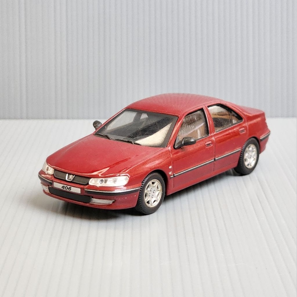 Diecast 1:43 Hongwell Peugeot 406 Maroon Loose-A02