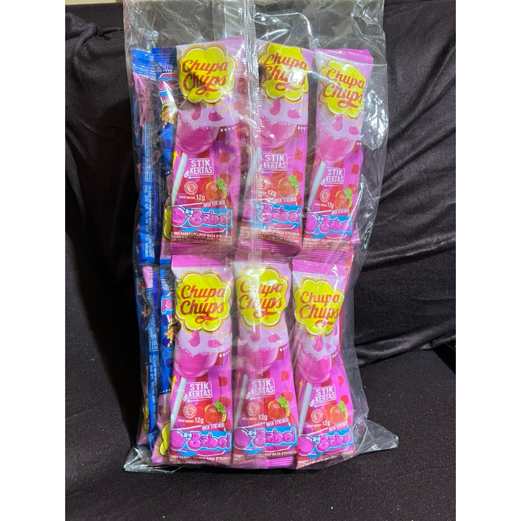 Chupa Chups Permen Karet Lolipop Rasa Strawberry Dan Cola  12 gr X 24 (Rencengan) Stik Kertas Lezat 