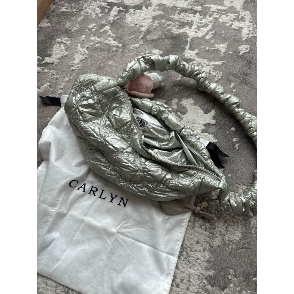 Carlyn Bag
