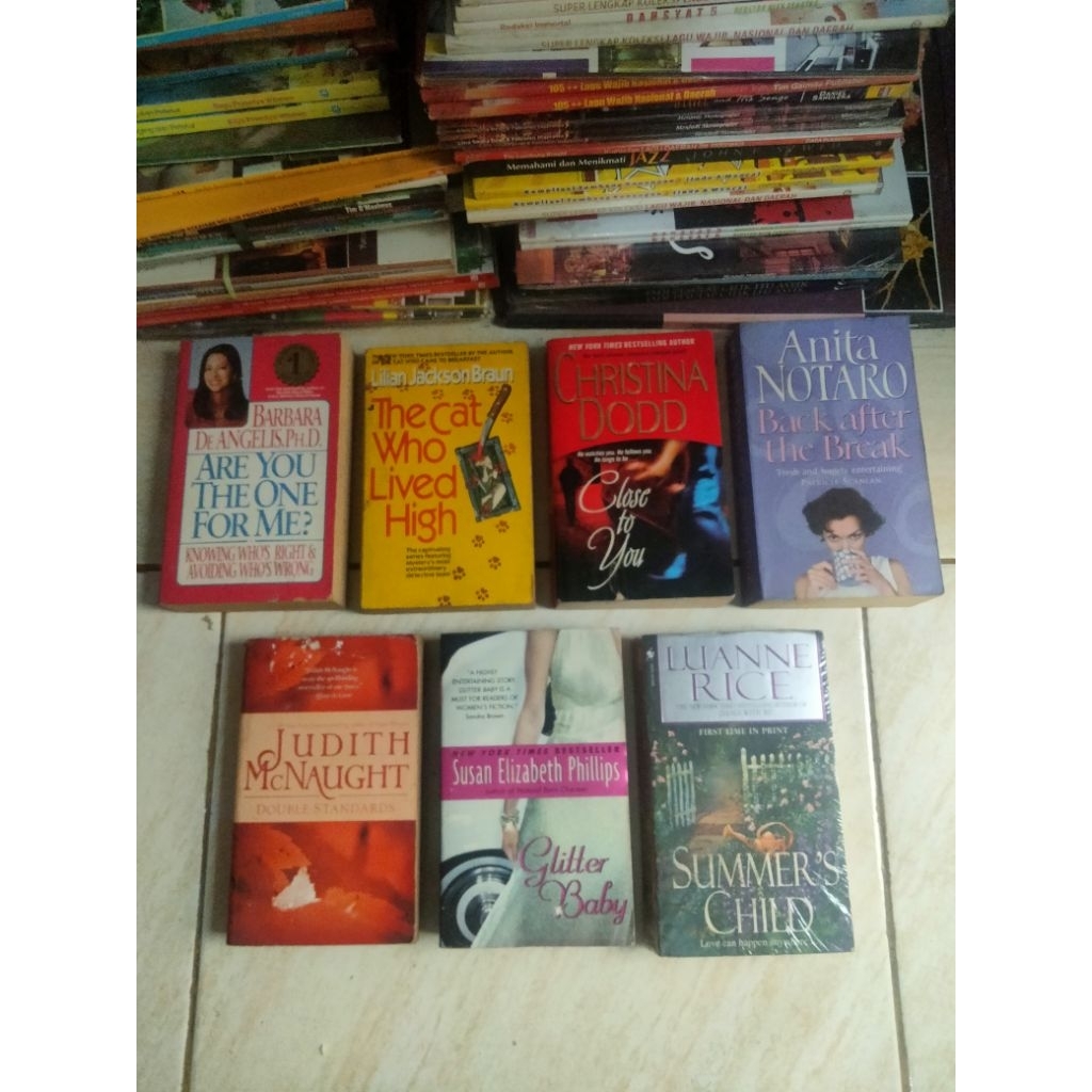 Novel, GLITTER , SLEEPING With THE ENEMY,ARE YOU ONE FOR ME, CLOSE TO YOU, DOUBLE STANDARD, THE CAT 