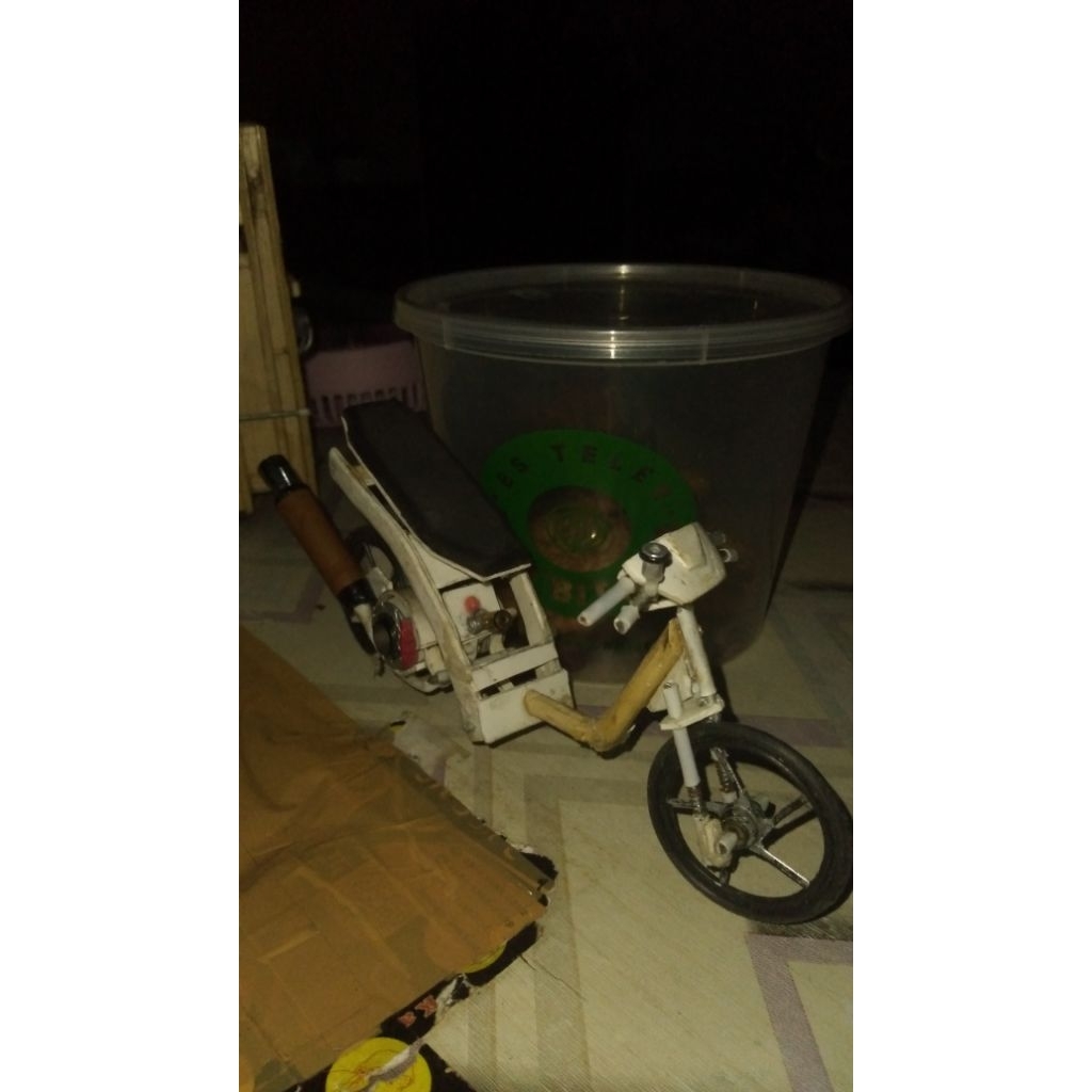 MINIATUR MOTOR VARIO RANGKA REBAH