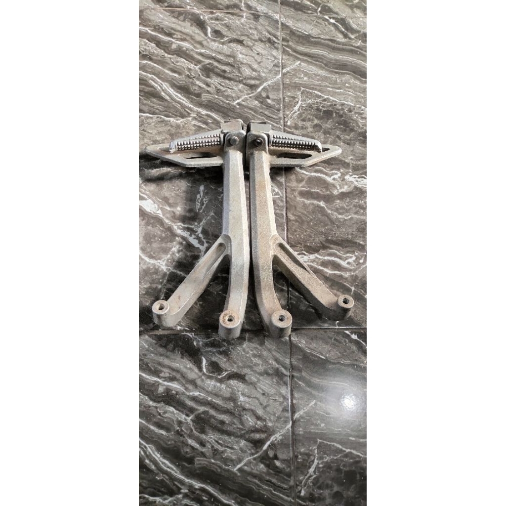 footstep belakang Yamaha R15 LED V3 original