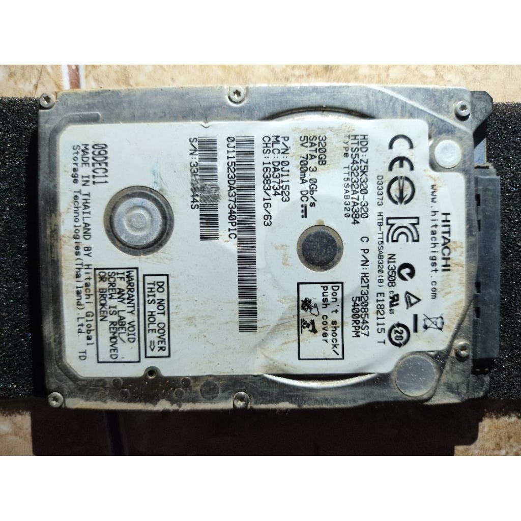 Hardisk hdd laptop 320gb oringinal hitachi sentinel 100%