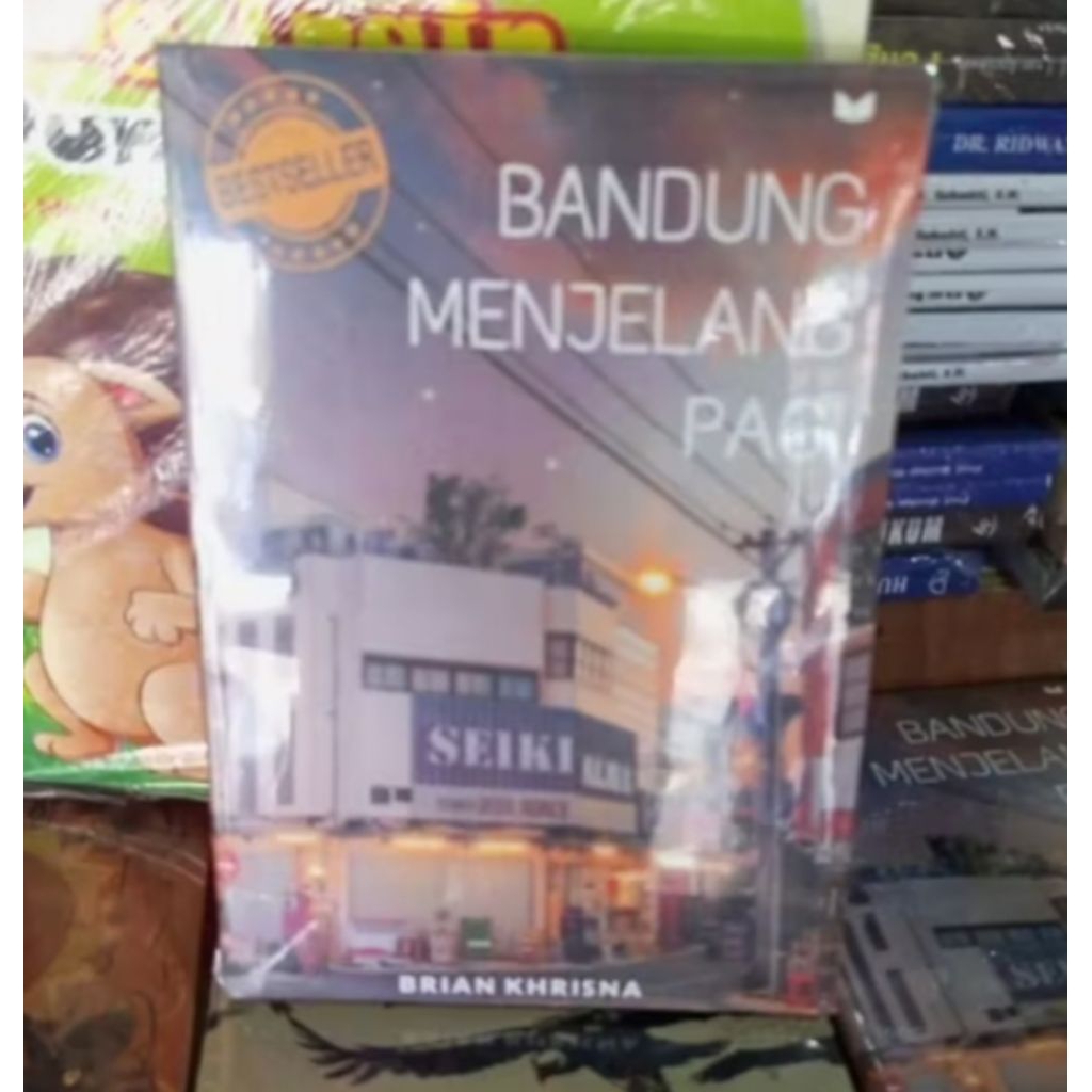 BUKU BANDUNG MENJELANG PAGI