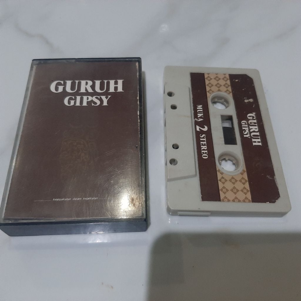 Kaset Pita Guruh Gipsy Kesepakatan Dalam Kepekatan