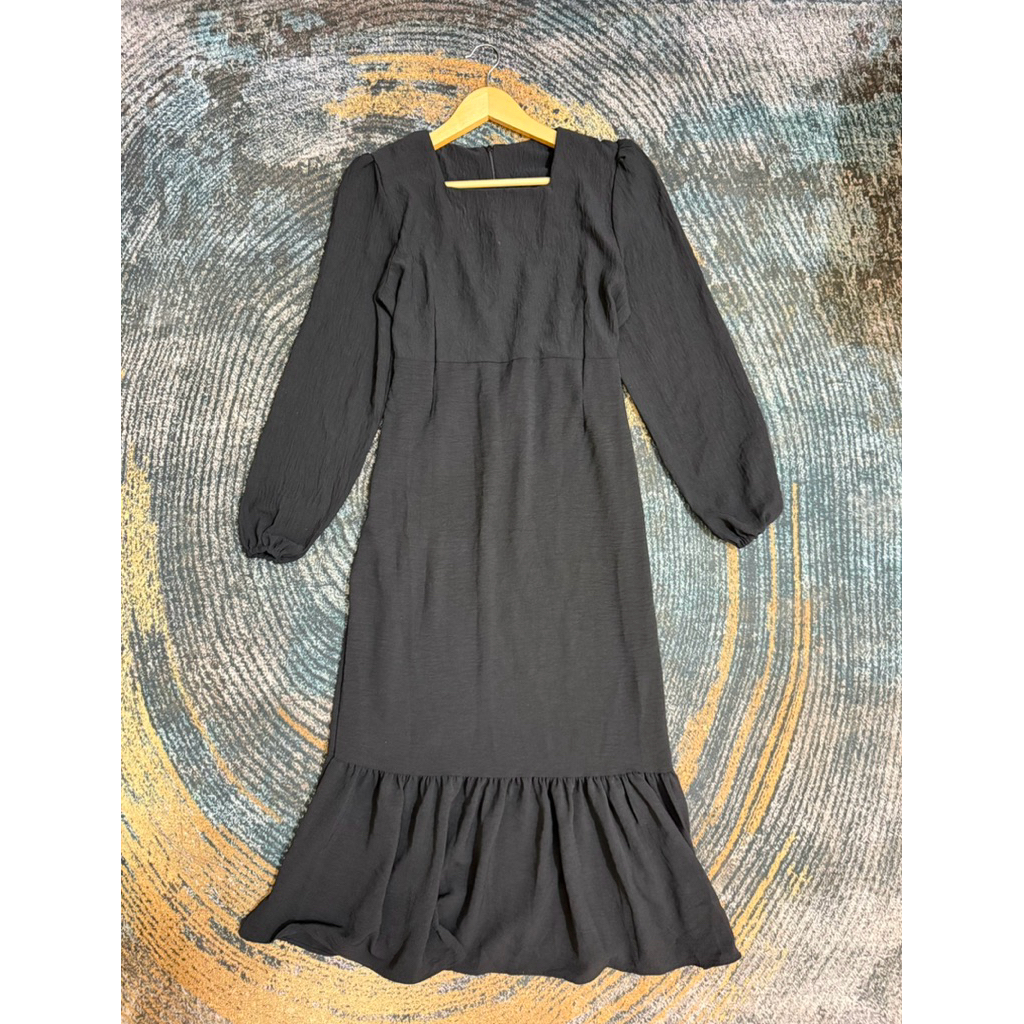 Preloved Midi Dreess Crinkle hitam