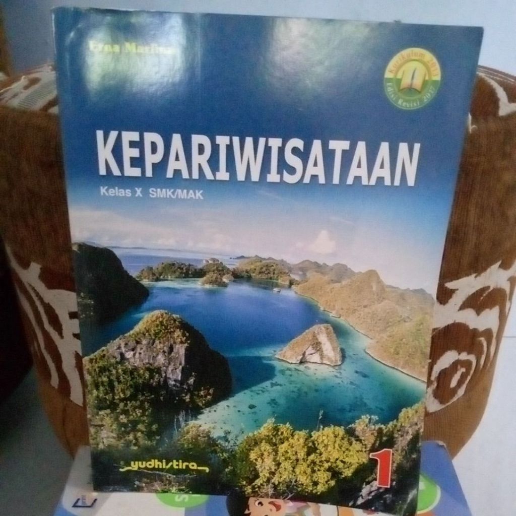 KEPARIWISATAAN KELAS 10 SMK YUDHISTIRA
