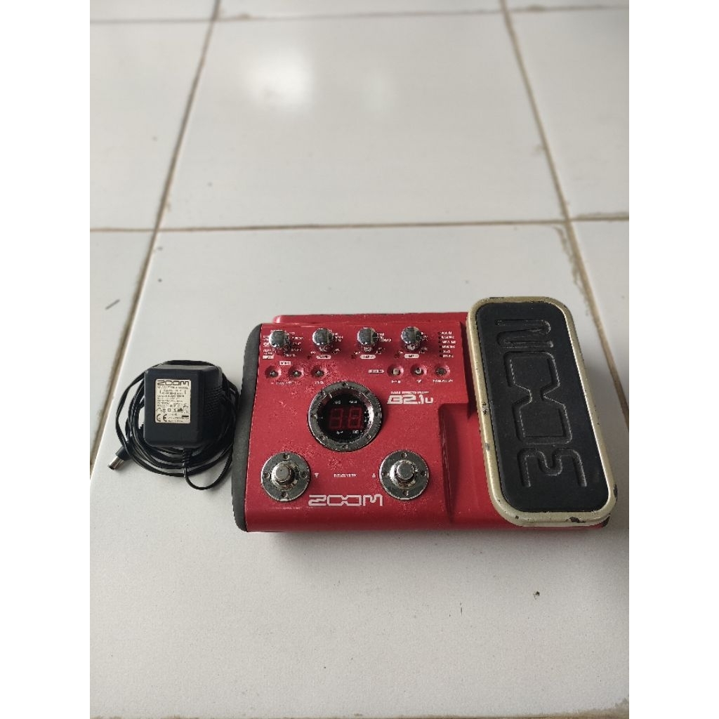 Efek Bass Zoom B2.1u