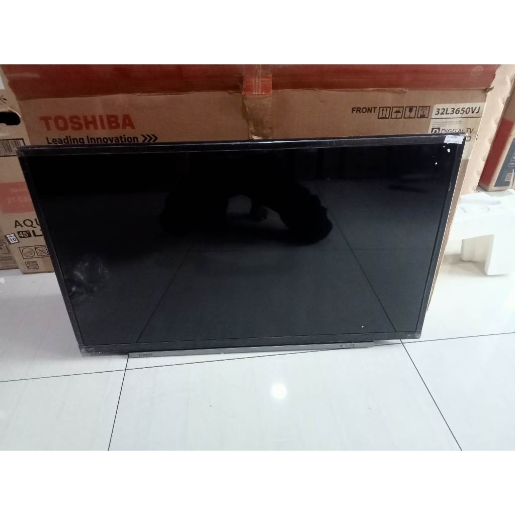 DigitalTV Toshiba 32 inci HD Sudah gak pakai STB Kondisi bekas pemakaian 1923F