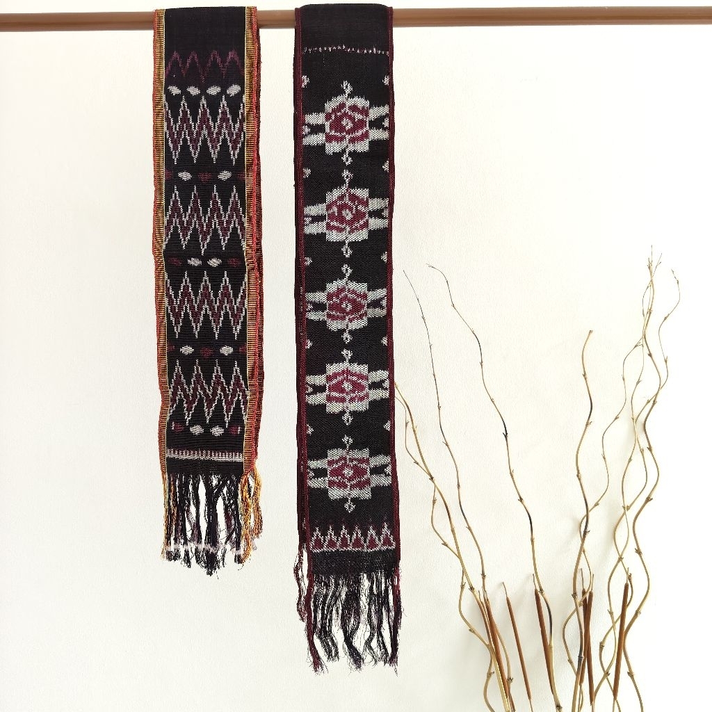 Selendang tenun asli dari pulau Flores, NTT - maumere