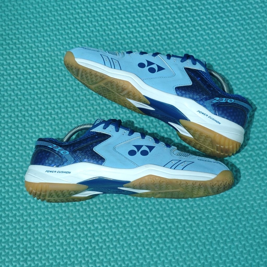 Sepatu Badminton YONEX SHB 210cr second original size 42