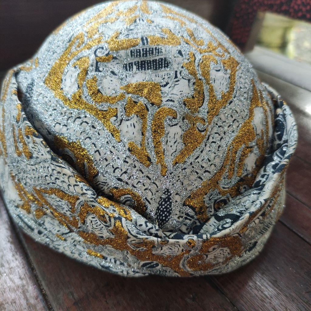 Blangkon prada jogja warna silver gold