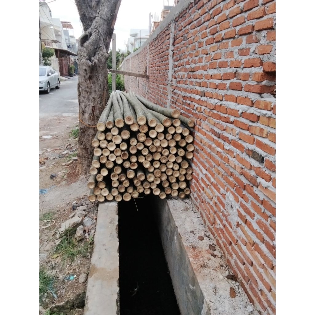 bambu,kayu,Dolken,triplek,tali injuk dll