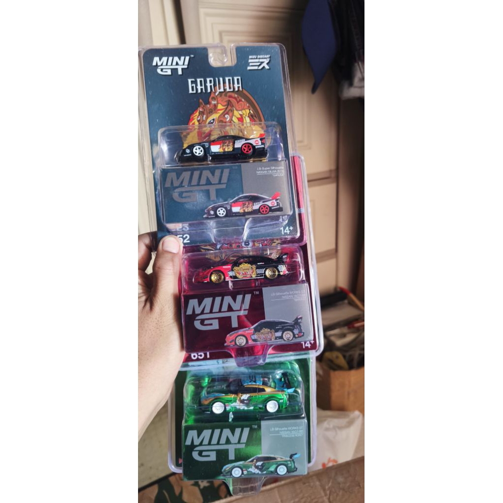 Mini GT Nissan Silvia S15 Mizu diecast
