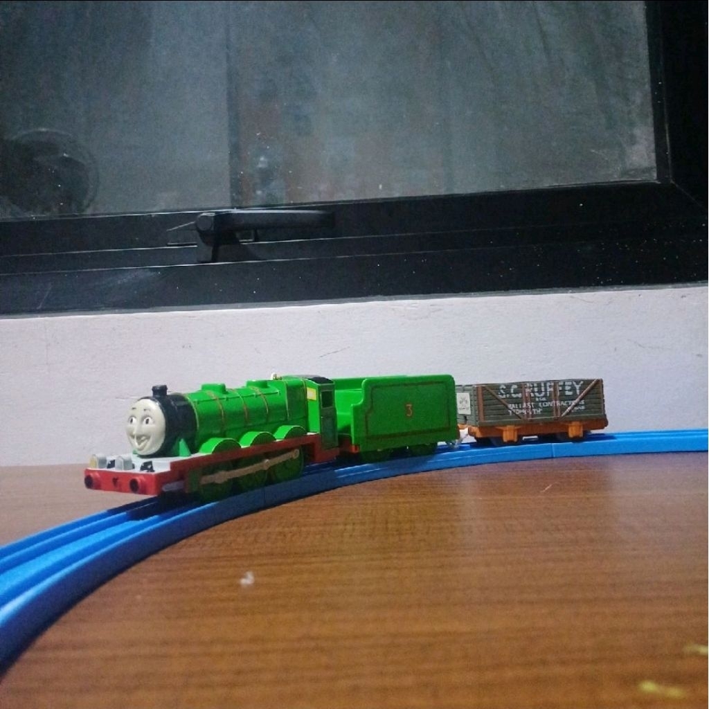 Thomas And Friends Tomy Henry The Green Engine