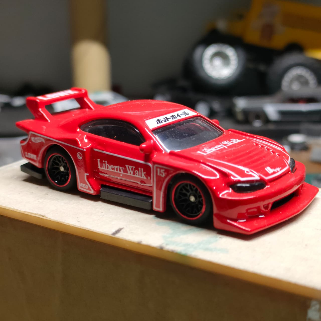 Hot Wheels Nissan Silhouette S15 LBWK Merah Custom ban Karet